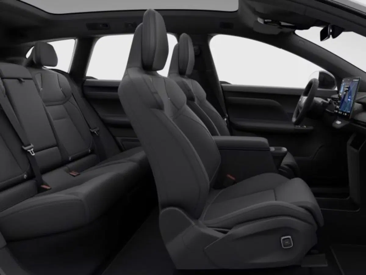 Volvo EX60 nuova a Modena (12)
