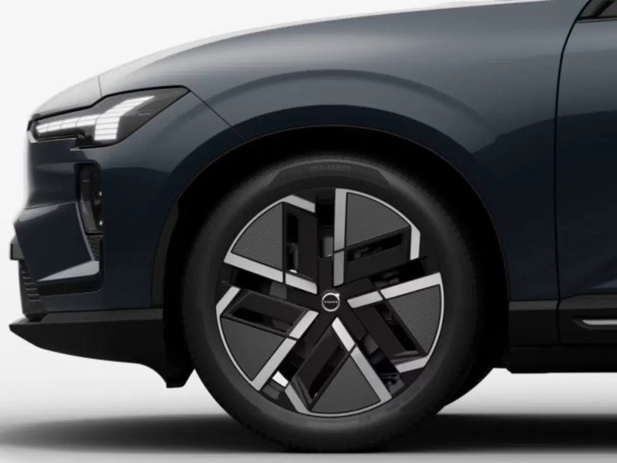 Volvo EX60 nuova a Modena (8)