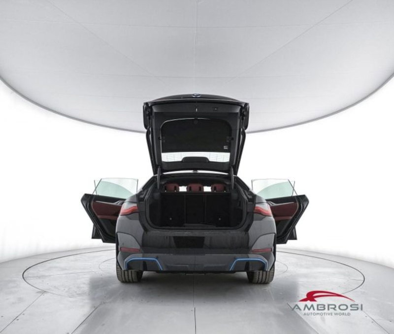 BMW i4 usata a Perugia (7)