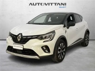 Renault Captur Plug-in Hybrid E-Tech 160 CV Techno del 2023 usata a Como