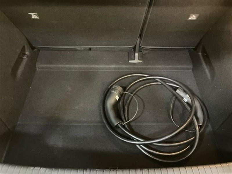 Renault Megane E-Tech Electric usata a Como (18)