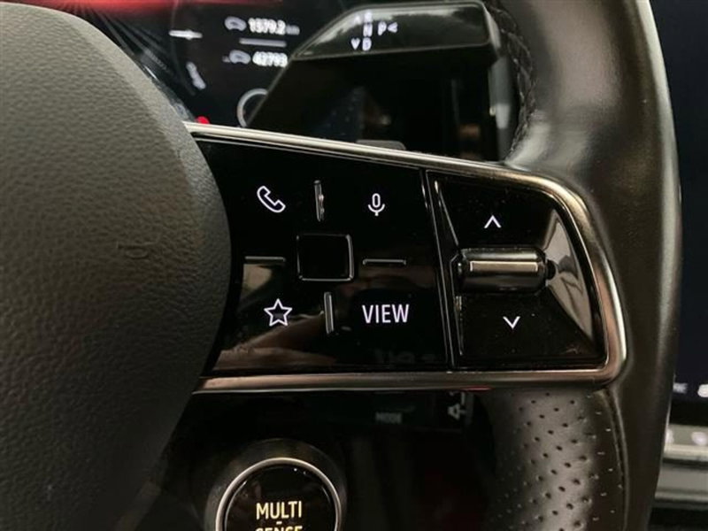 Renault Megane E-Tech Electric usata a Como (20)