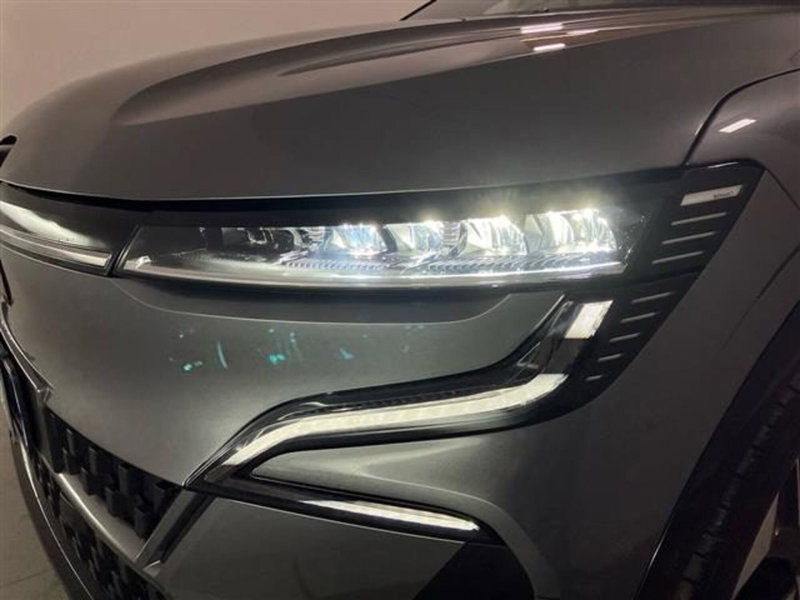 Renault Megane E-Tech Electric usata a Como (7)