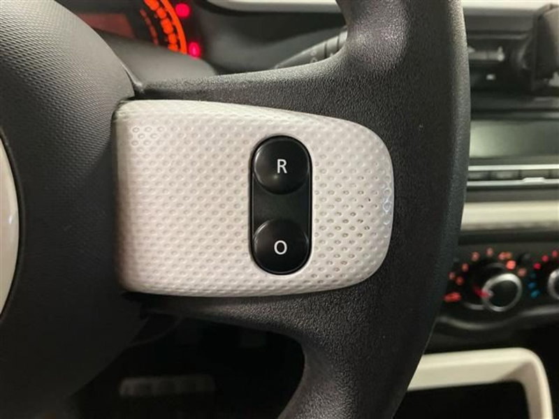 Renault Twingo usata a Como (18)