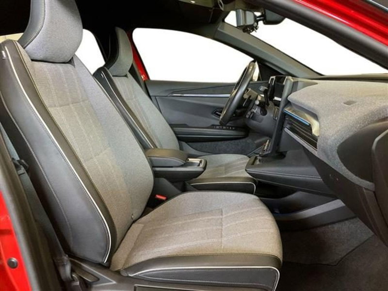 Renault Megane E-Tech Electric usata a Como (11)