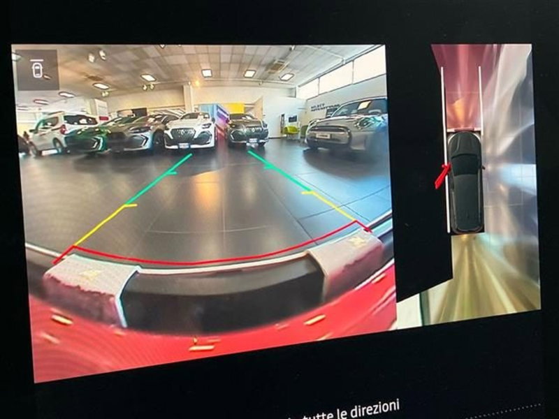 Renault Megane E-Tech Electric usata a Como (15)