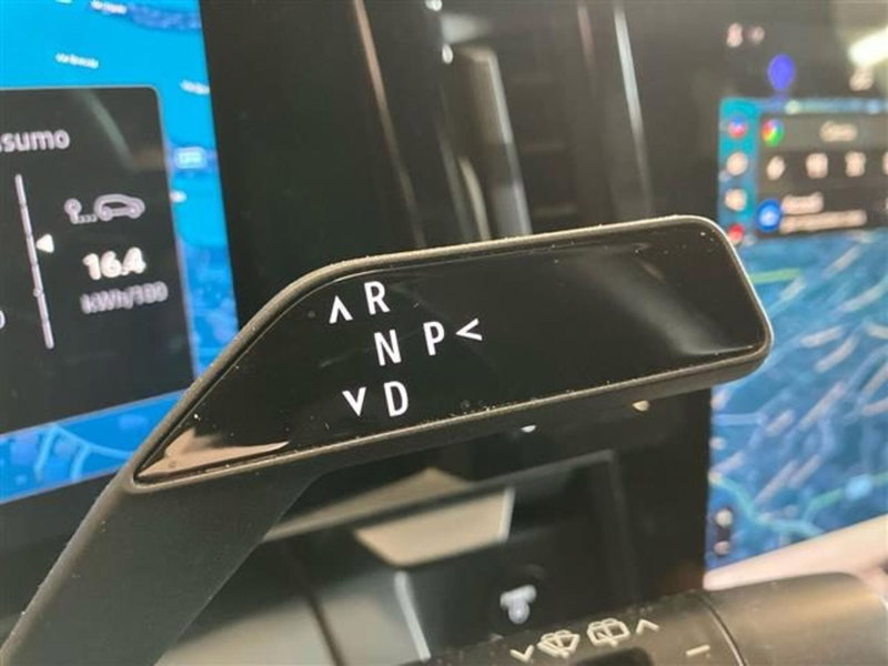 Renault Megane E-Tech Electric usata a Como (19)