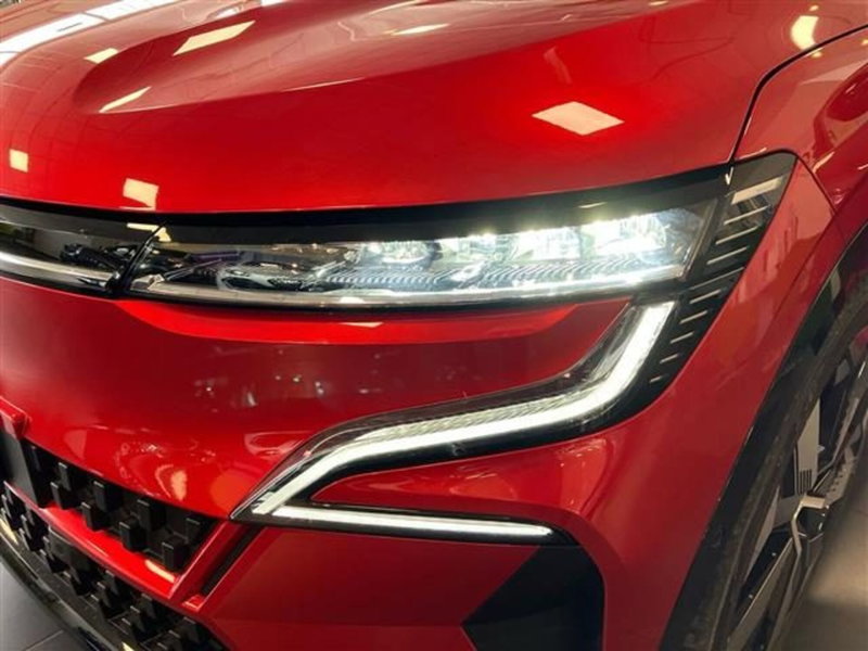 Renault Megane E-Tech Electric usata a Como (6)