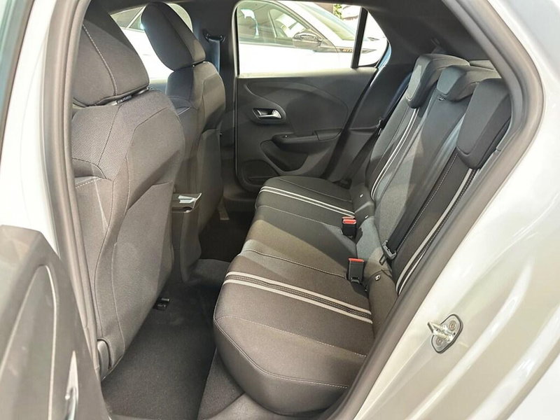 Opel Corsa nuova a Sondrio (11)