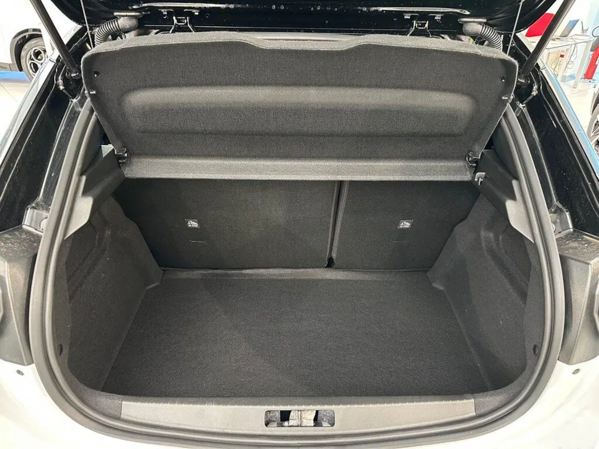 Opel Corsa nuova a Sondrio (15)