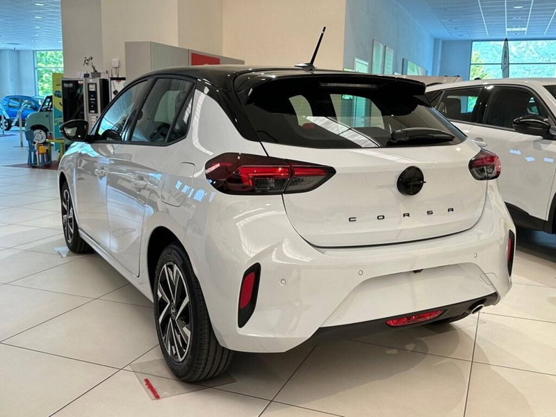 Opel Corsa nuova a Sondrio (3)