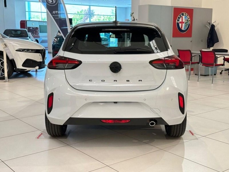 Opel Corsa nuova a Sondrio (4)