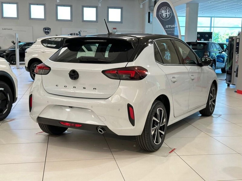 Opel Corsa nuova a Sondrio (5)