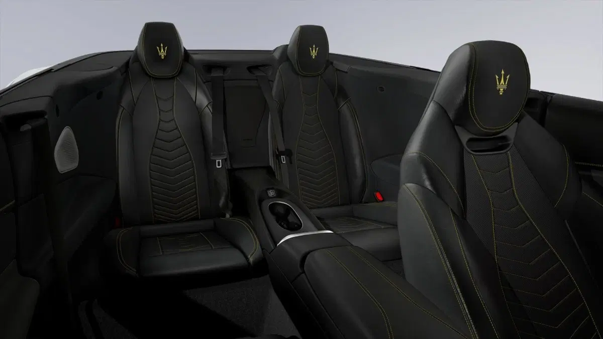 Maserati Grancabrio usata a Perugia (11)