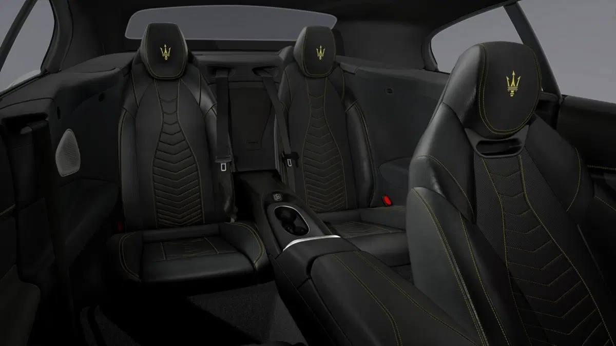 Maserati Grancabrio usata a Perugia (12)