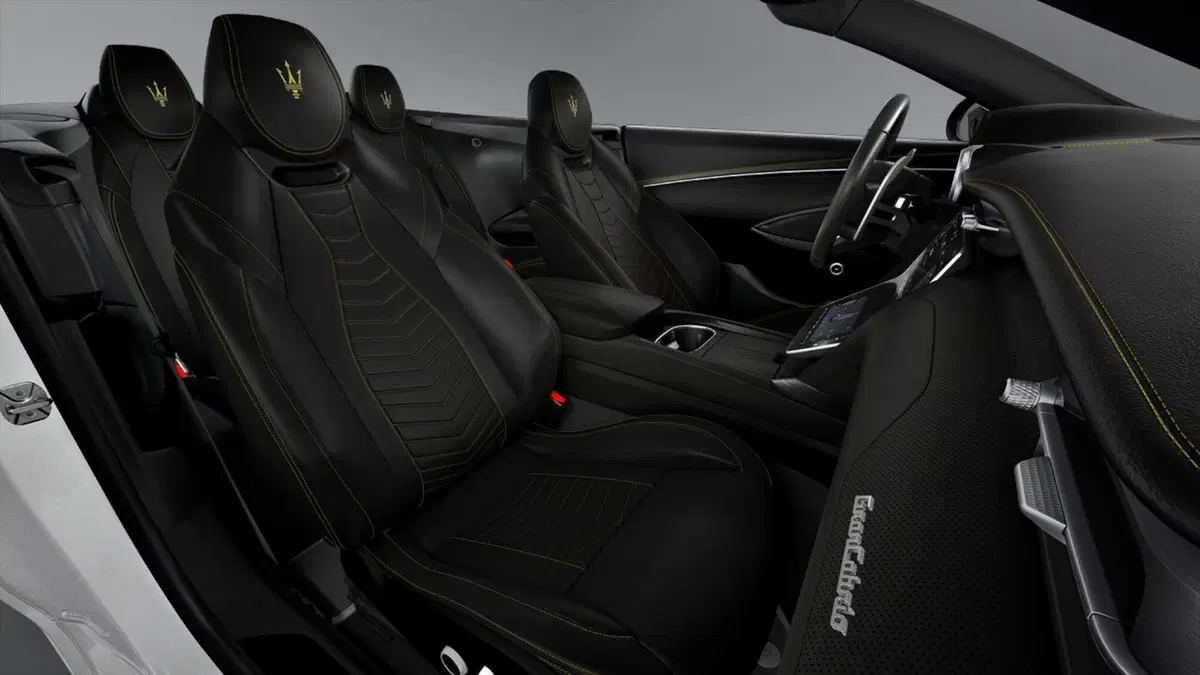 Maserati Grancabrio usata a Perugia (9)