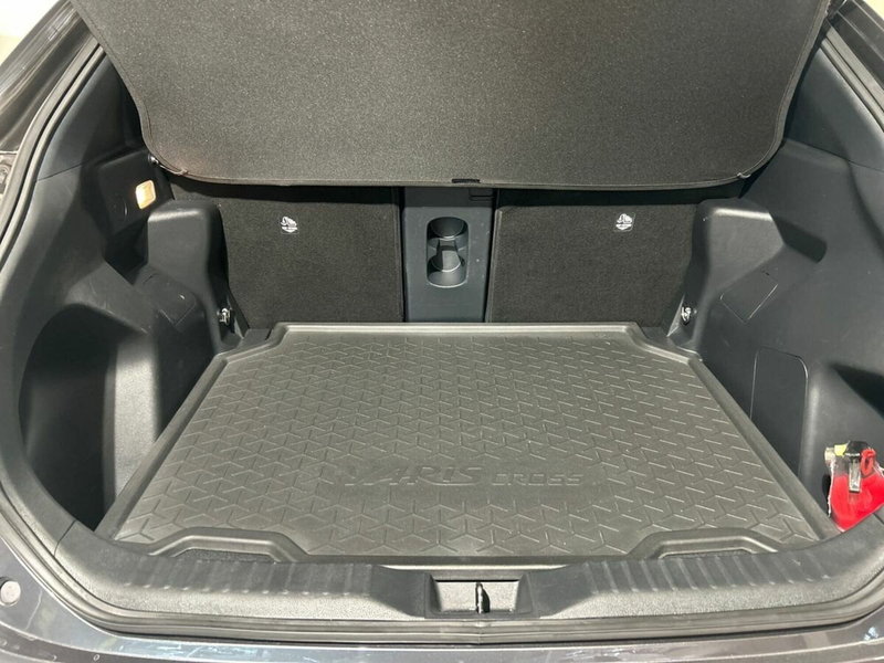 Toyota Yaris Cross usata a Lecco (12)