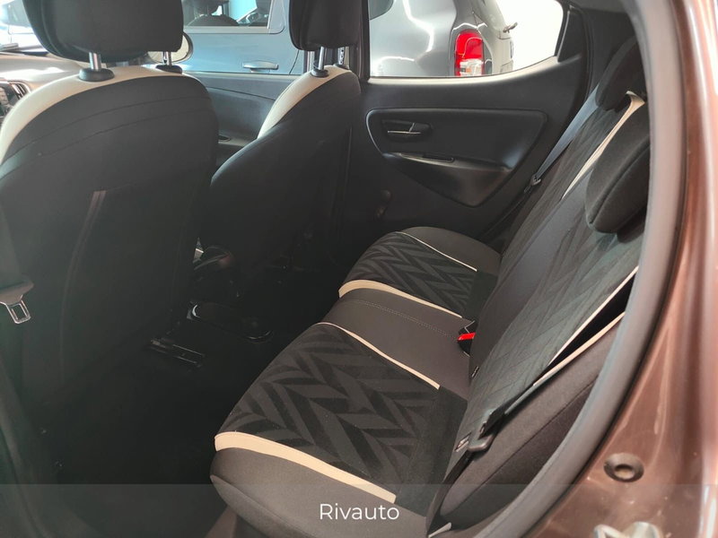 Lancia Ypsilon usata a Como (5)