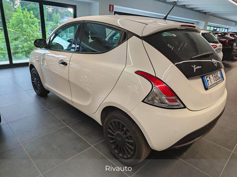 Lancia Ypsilon usata a Como (11)