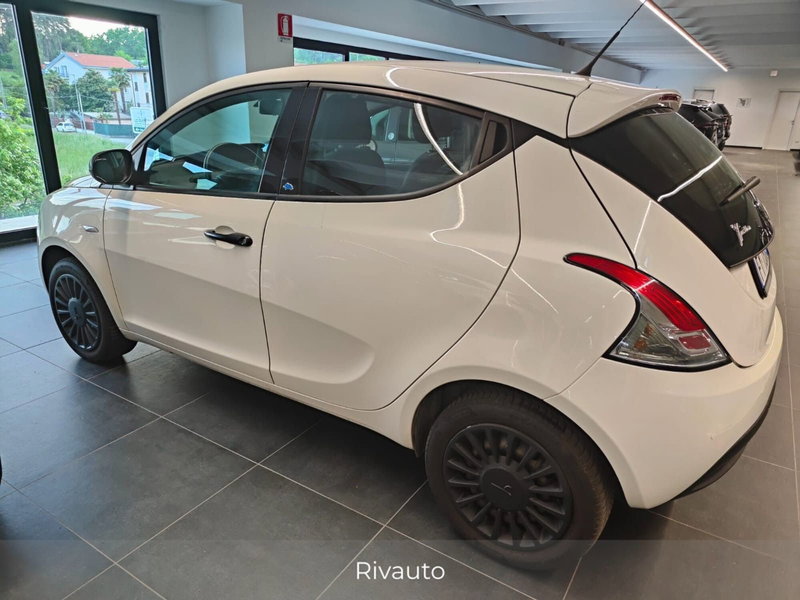 Lancia Ypsilon usata a Como (3)