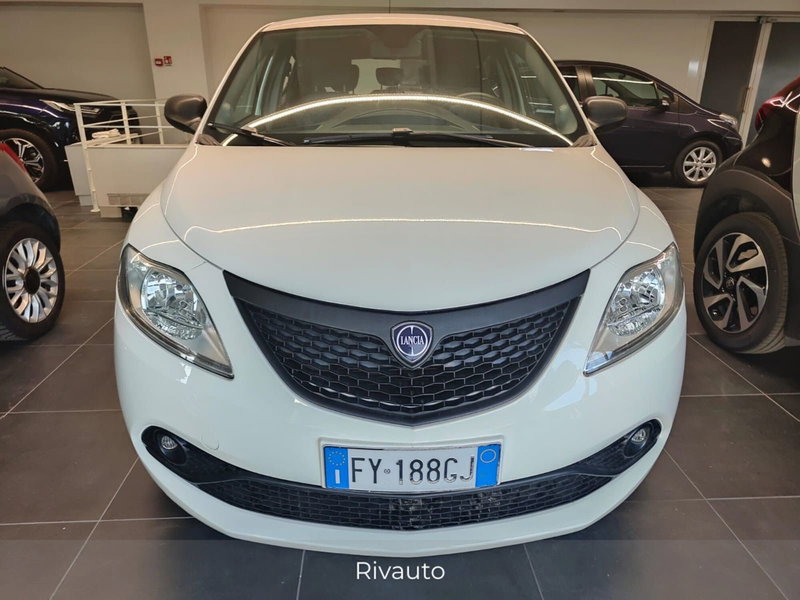 Lancia Ypsilon usata a Como (5)