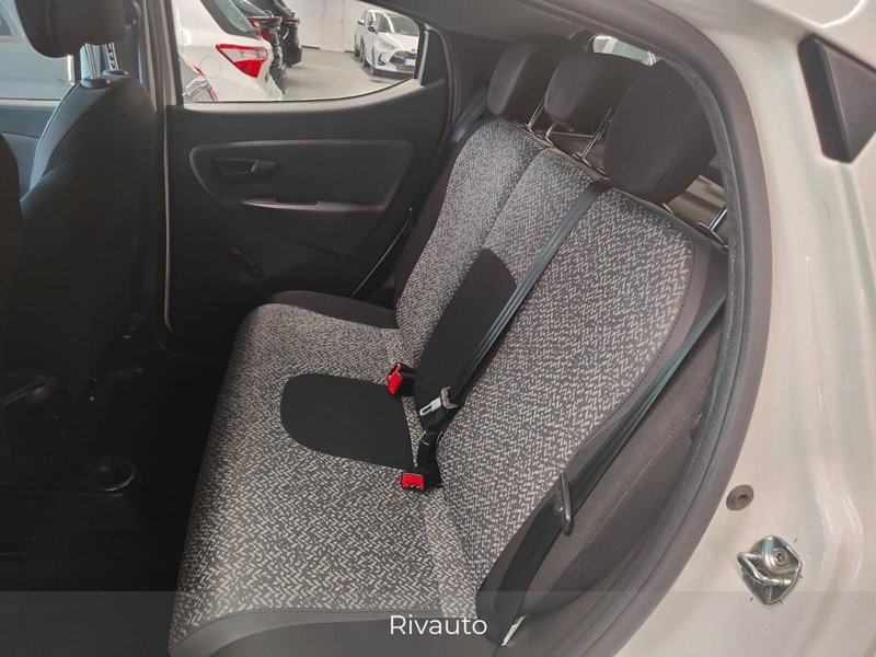 Lancia Ypsilon usata a Como (6)