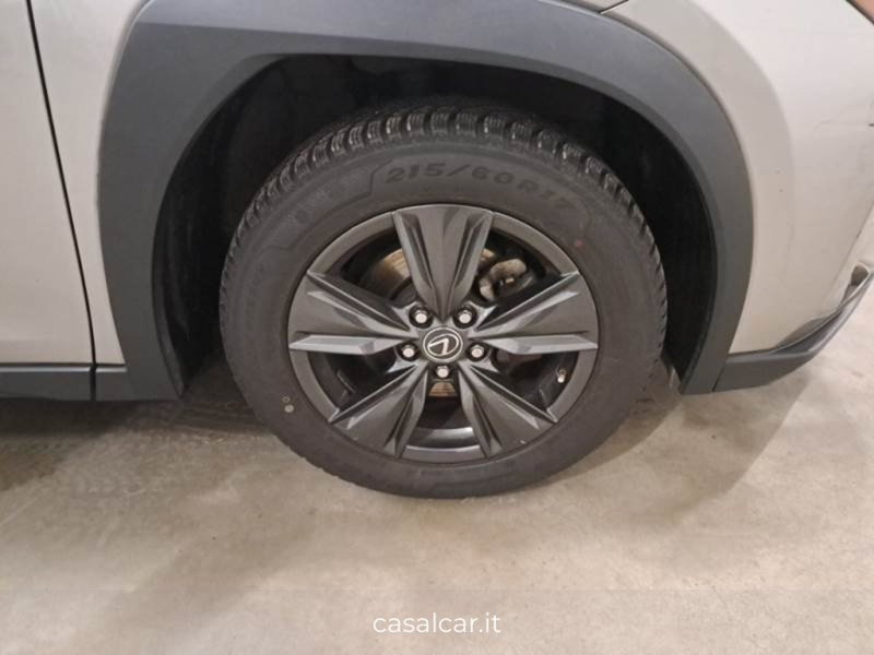 Lexus UX usata a Salerno (16)