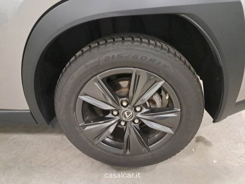Lexus UX usata a Salerno (18)