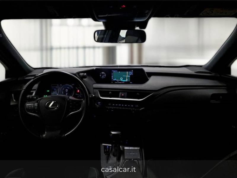 Lexus UX usata a Salerno (8)