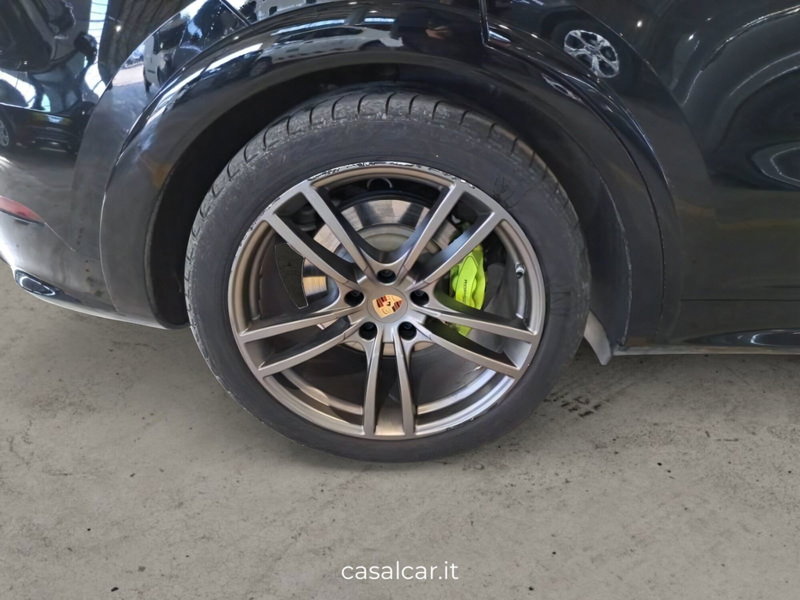 Porsche Cayenne usata a Salerno (18)