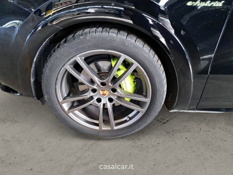 Porsche Cayenne usata a Salerno (20)