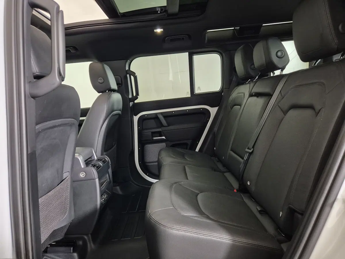 Land Rover Defender usata a Torino (5)