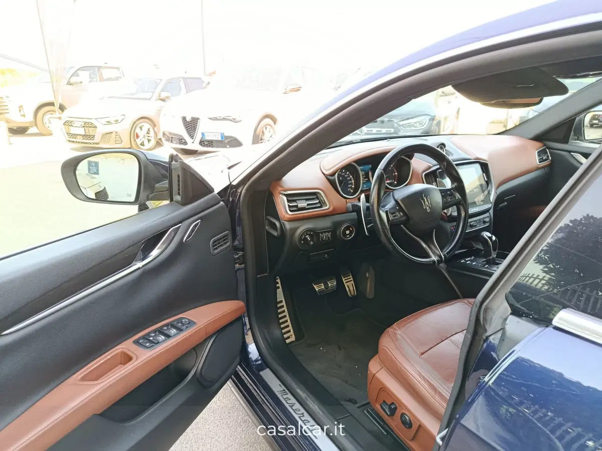 Maserati Ghibli usata a Salerno (15)