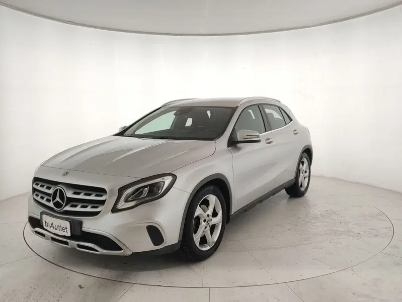 Mercedes-Benz GLA SUV usata a Alessandria