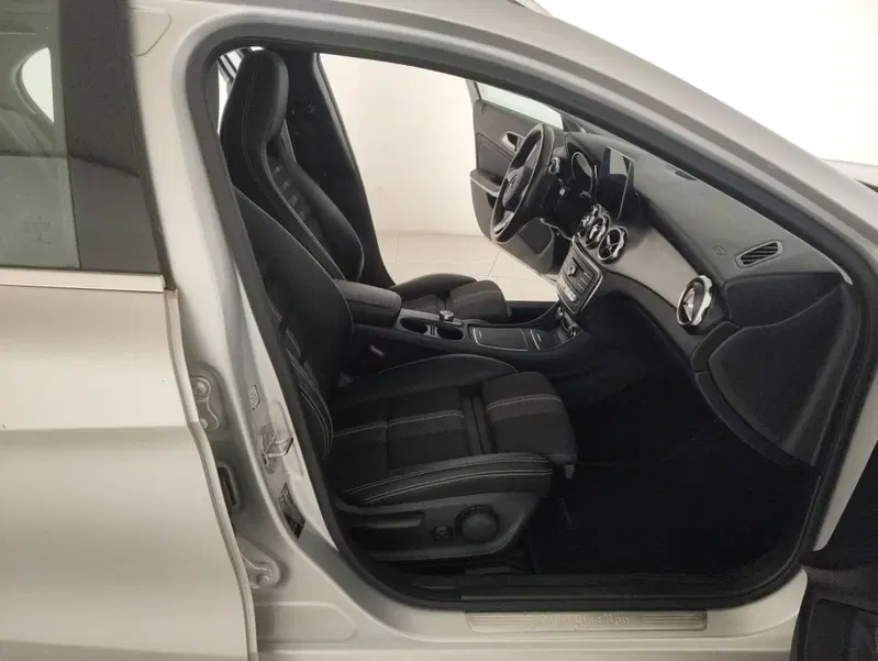 Mercedes-Benz GLA SUV usata a Alessandria (10)