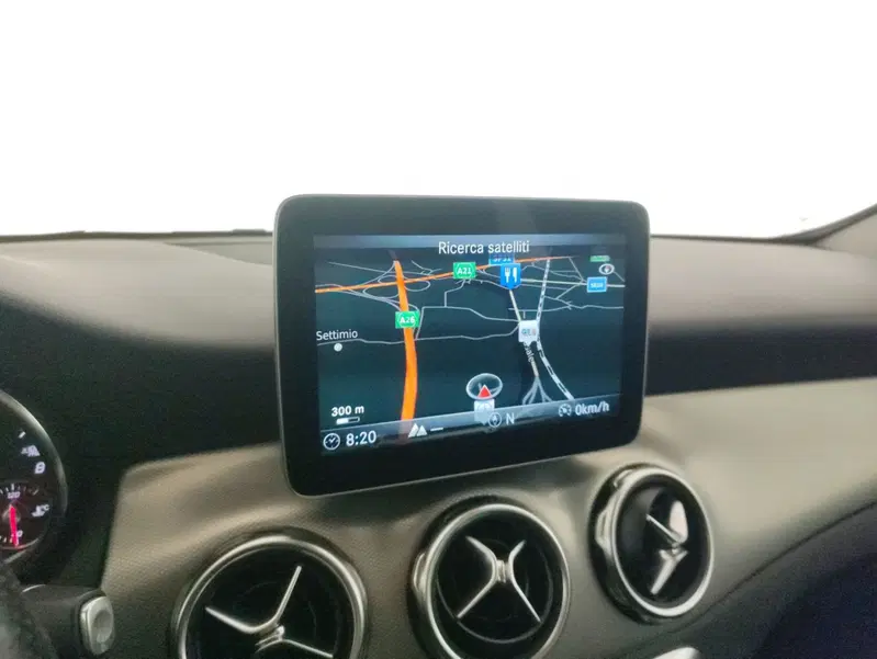 Mercedes-Benz GLA SUV usata a Alessandria (12)