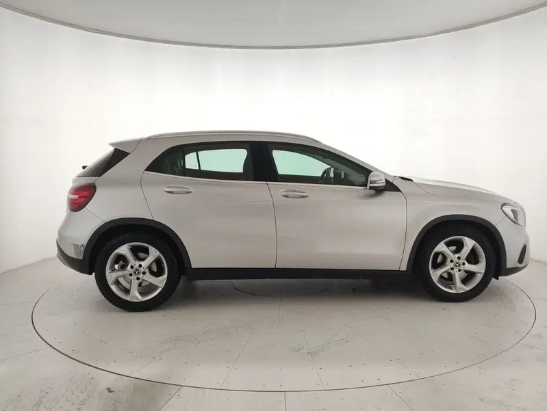 Mercedes-Benz GLA SUV usata a Alessandria (5)