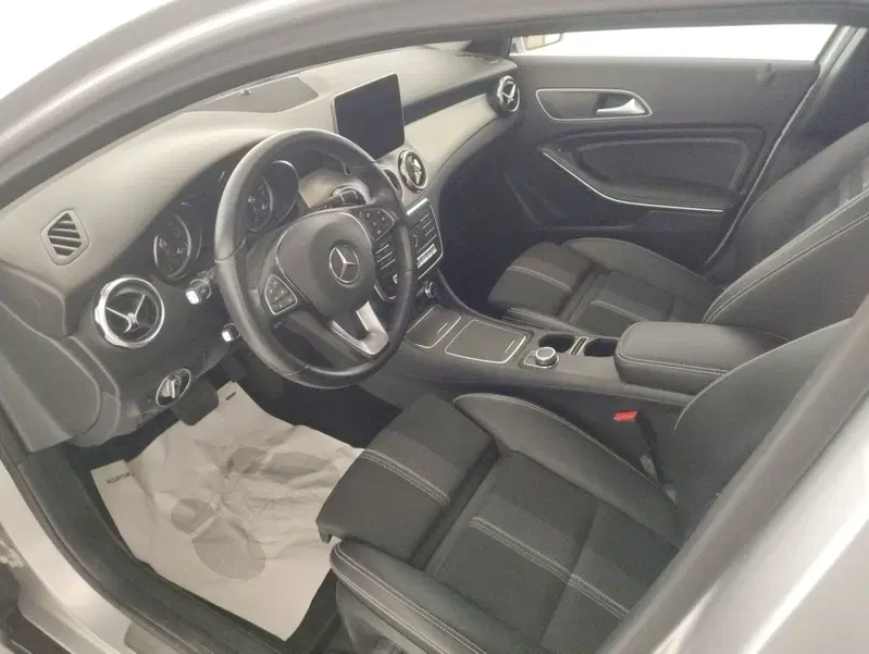 Mercedes-Benz GLA SUV usata a Alessandria (6)