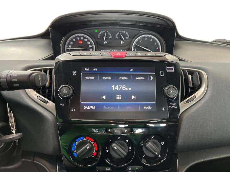 Lancia Ypsilon usata a Torino (11)