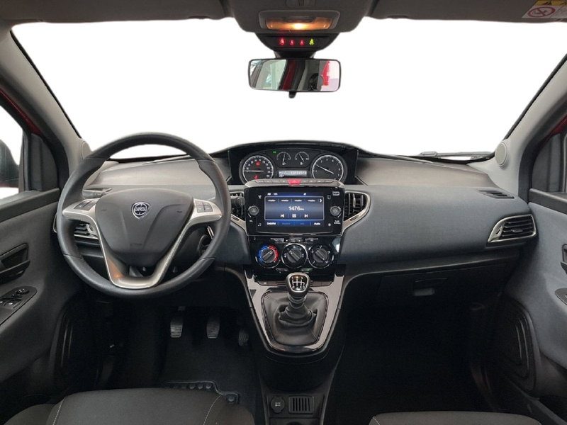 Lancia Ypsilon usata a Torino (8)