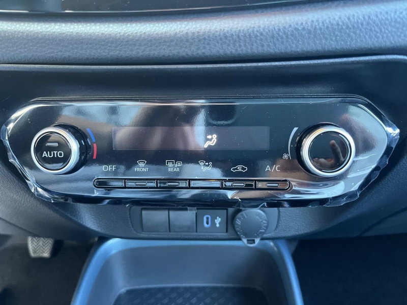 Toyota Aygo X nuova a Catania (14)