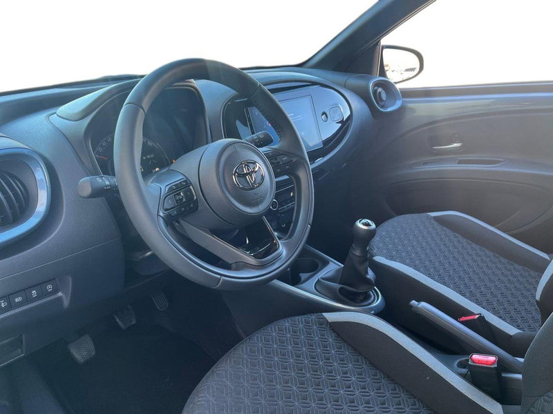 Toyota Aygo X nuova a Catania (7)