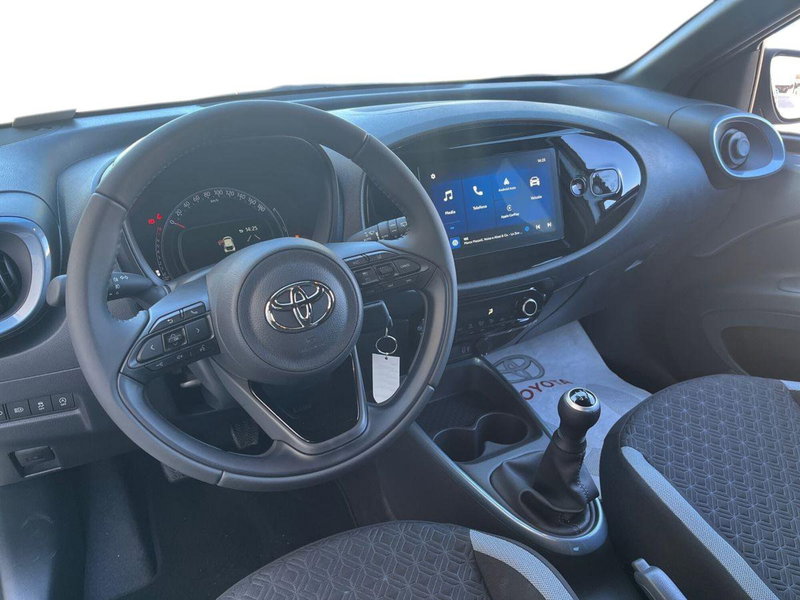 Toyota Aygo X nuova a Catania (8)