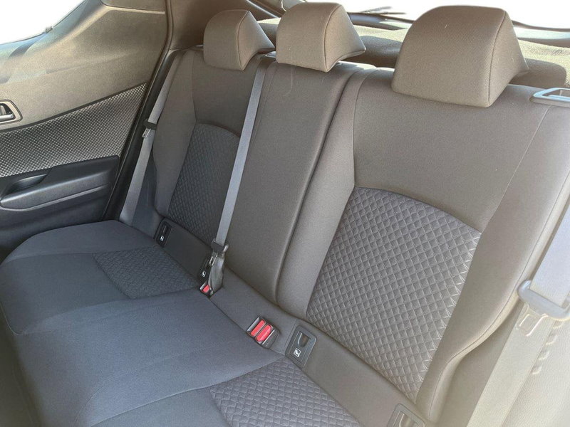 Toyota Toyota C-HR usata a Catania (11)