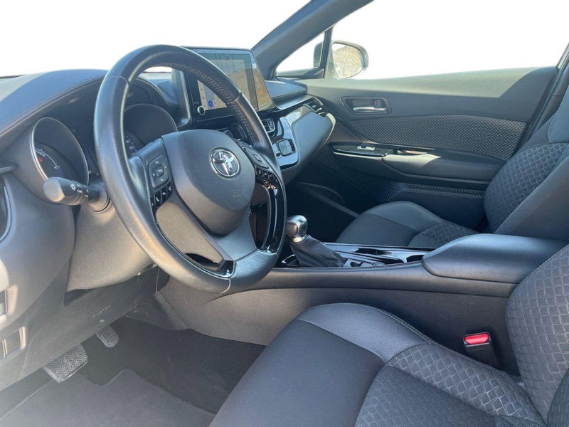 Toyota Toyota C-HR usata a Catania (7)