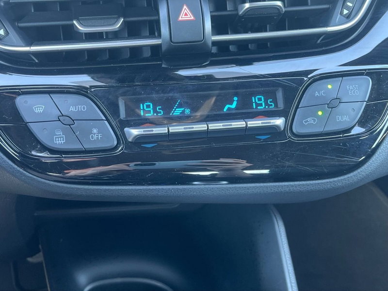 Toyota Toyota C-HR usata a Catania (13)