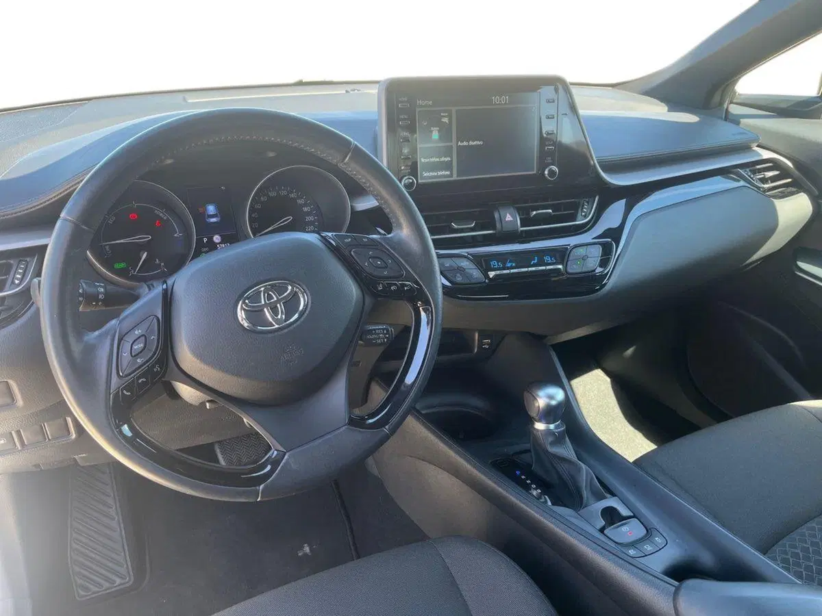 Toyota Toyota C-HR usata a Catania (8)
