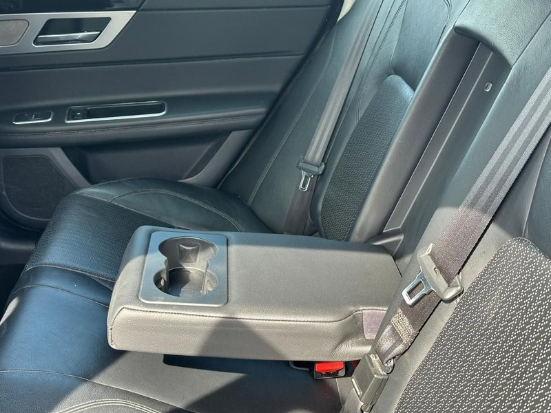 Jaguar XF usata a Pistoia (14)