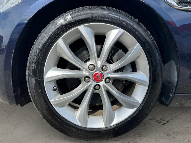 Jaguar XF usata a Pistoia (16)