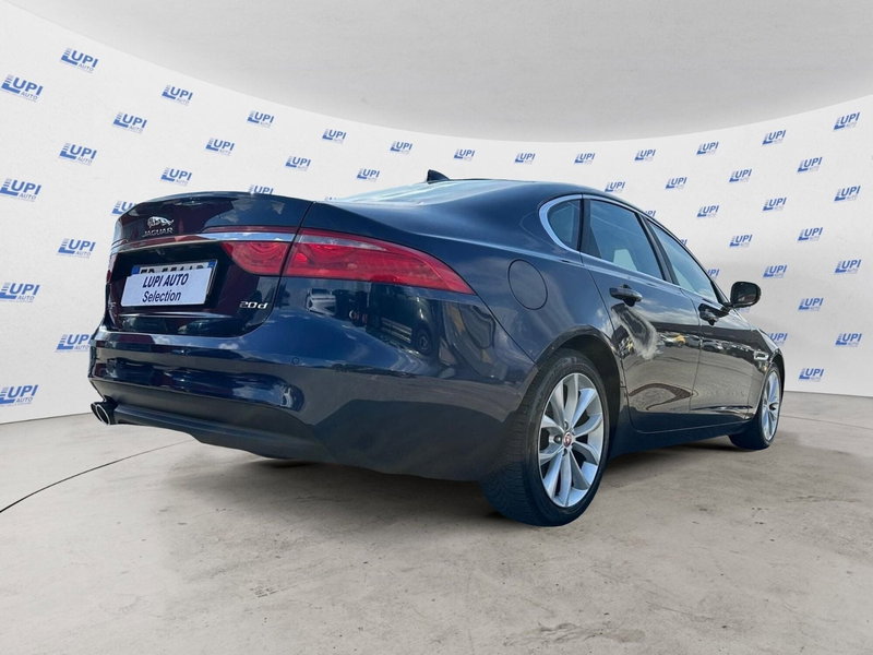 Jaguar XF usata a Pistoia (4)